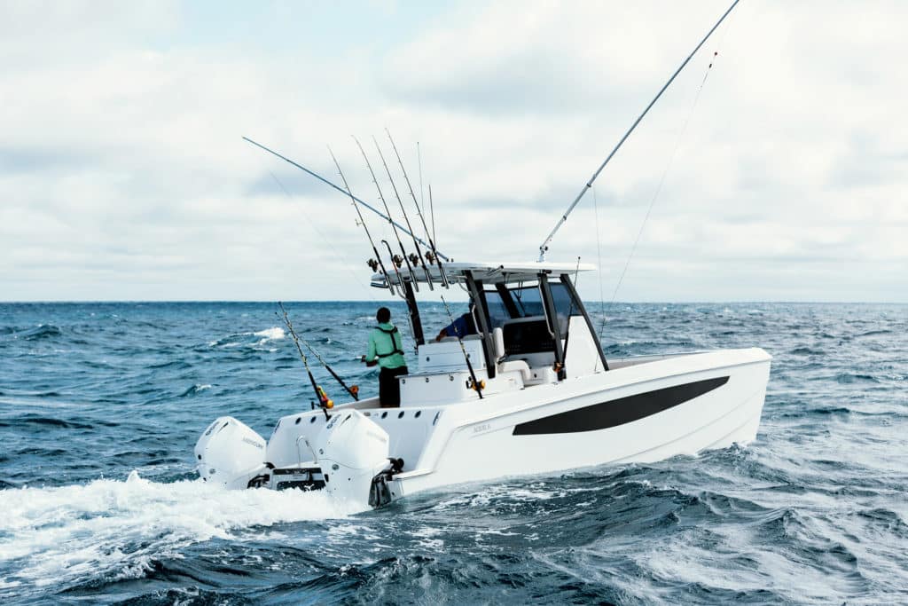 Aquila 28 Molokai Fishing