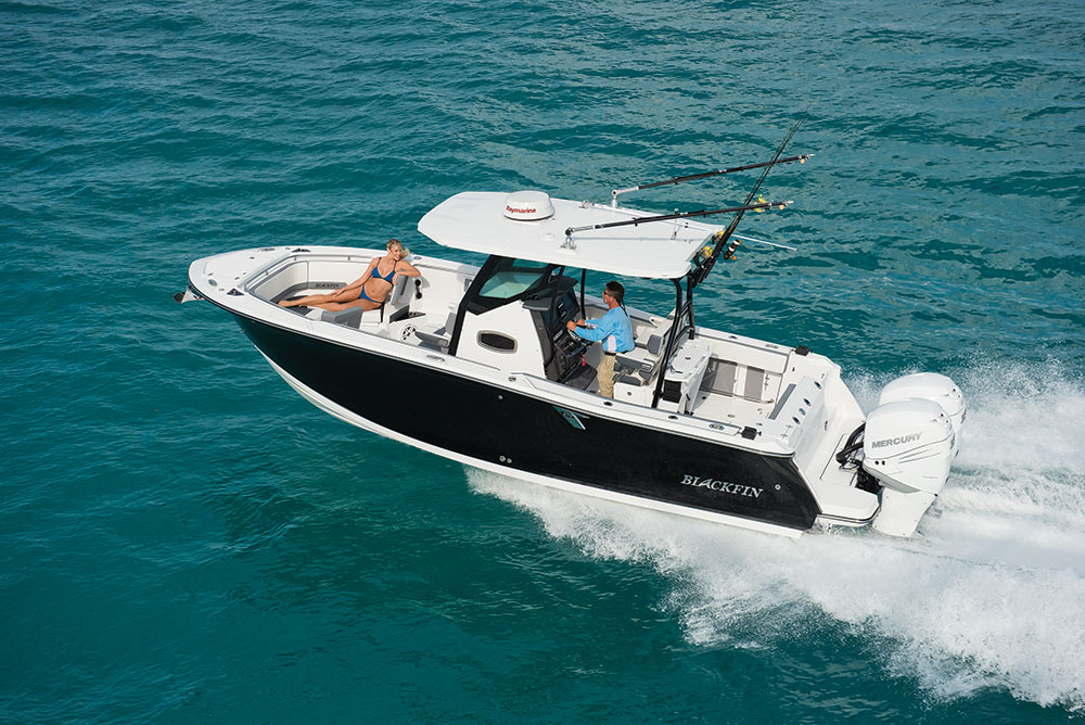 Blackfin 272 center console saltwater fishing boat running